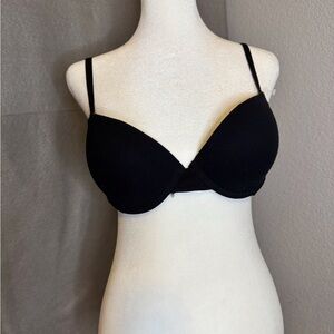 Classic Black Women's Bra. NWOT